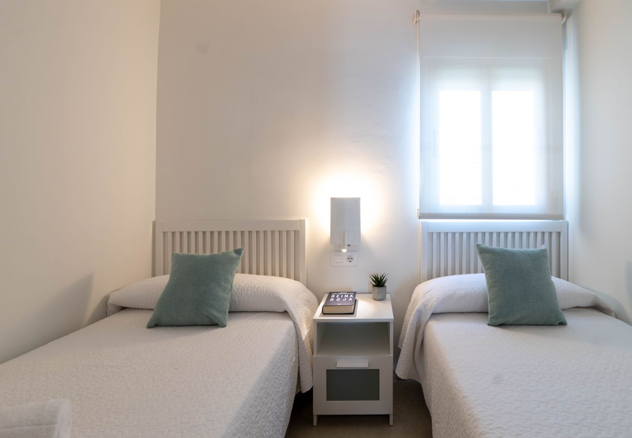Apartamento en Playa de Gandía - 02. AG BERMUDAS 6H PREMIUM