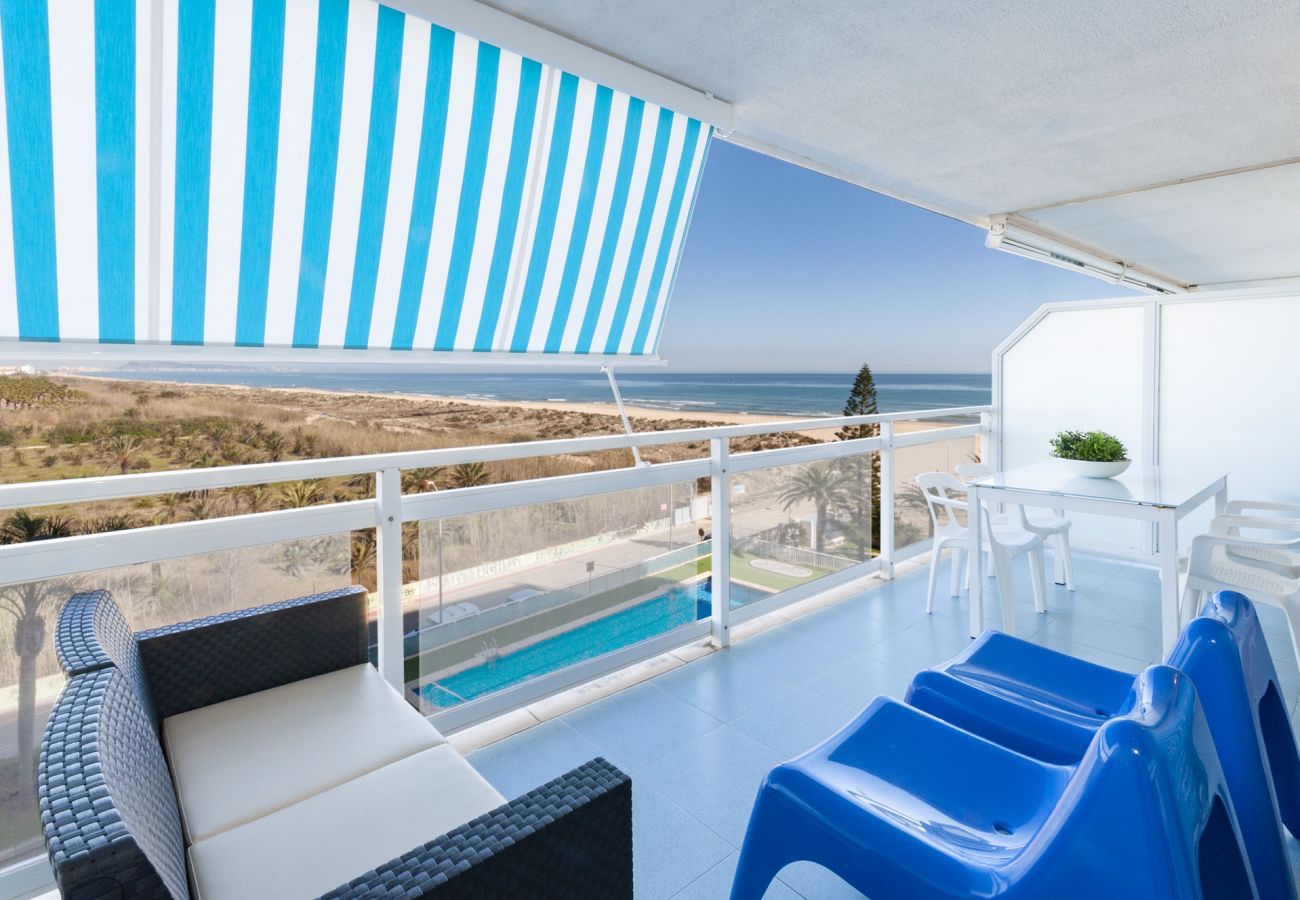 apartamento lujo primera línea playa Gandia amplia terraza wifi