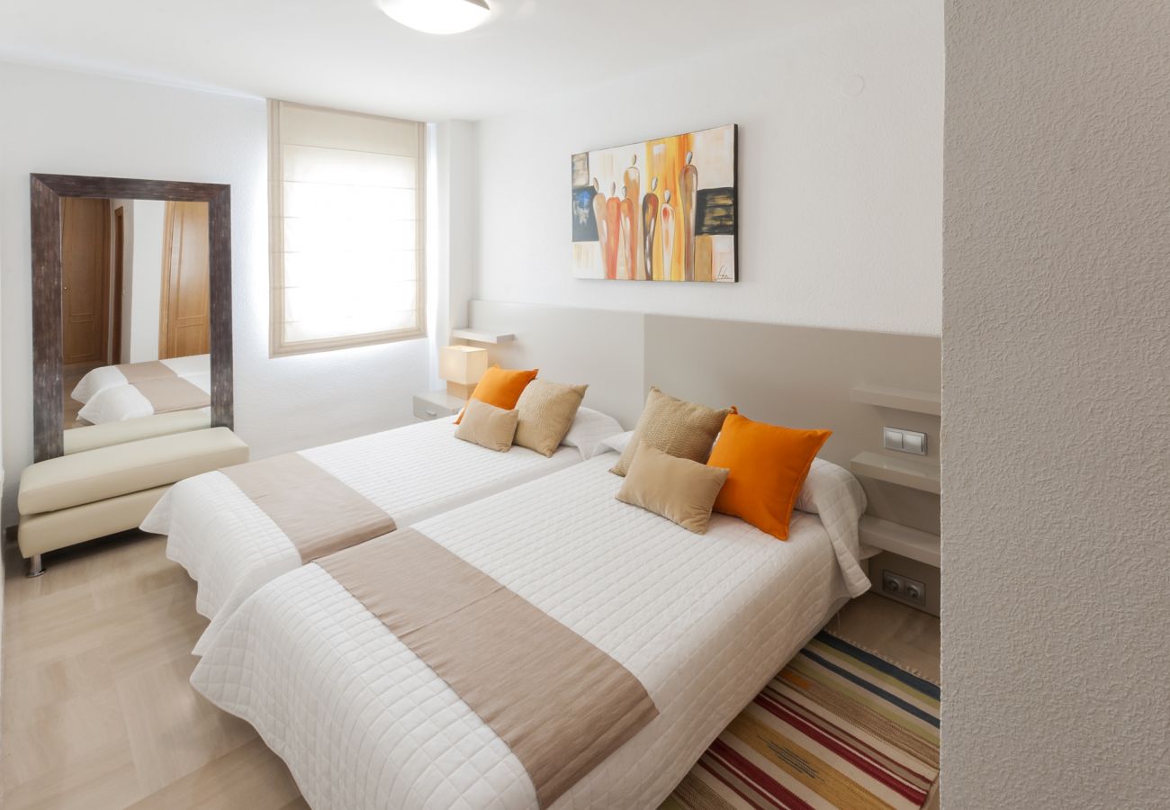 apartamento lujo primera línea playa Gandia amplia terraza wifi