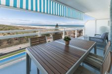 apartamento lujo primera línea playa Gandia amplia terraza wifi
