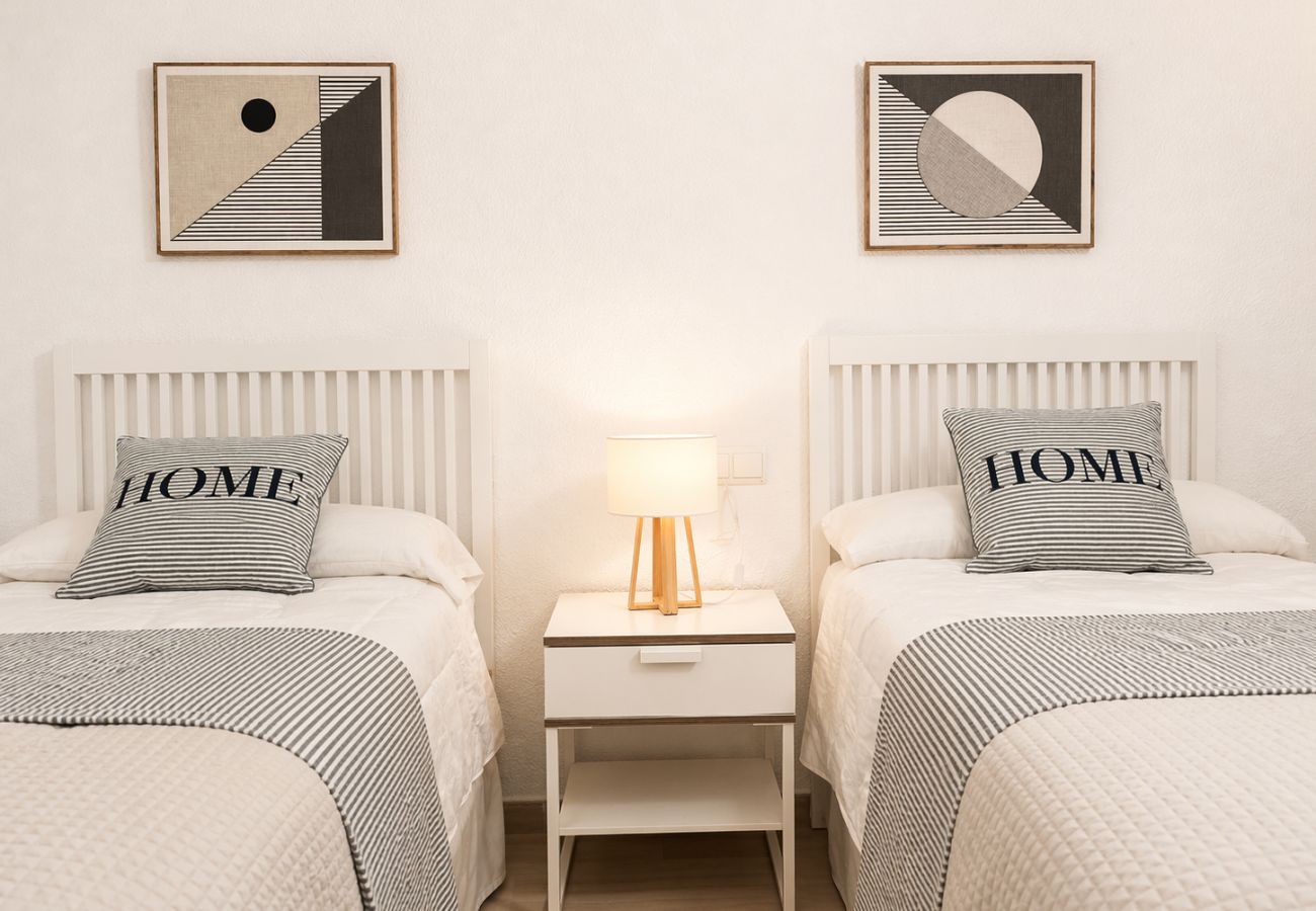 Apartamento en Playa de Gandía - 40. AG AIGUABLAVA 3-3