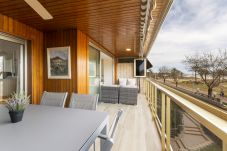 luxury beachfront apartment, amazing sea views, terrace wifi Gandia