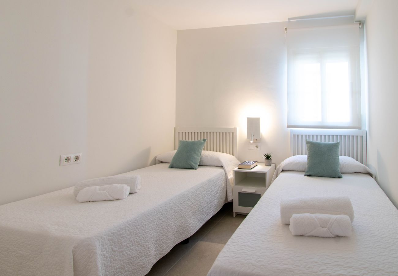 Appartement à Playa de Gandía - 02. AG BERMUDAS 6H PREMIUM